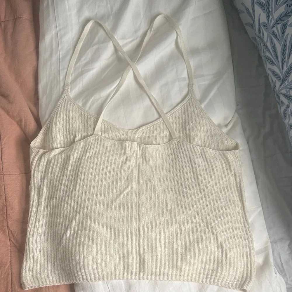 Garage Cropped Sweater Tank-Top - Picture 2 of 3